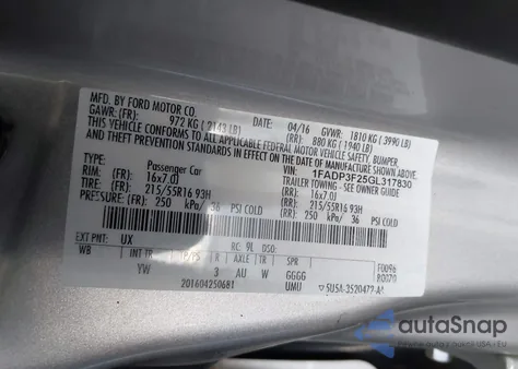 2016 Ford Focus Se z USA, uszkodzony, nr VIN 1FADP3F25GL317830